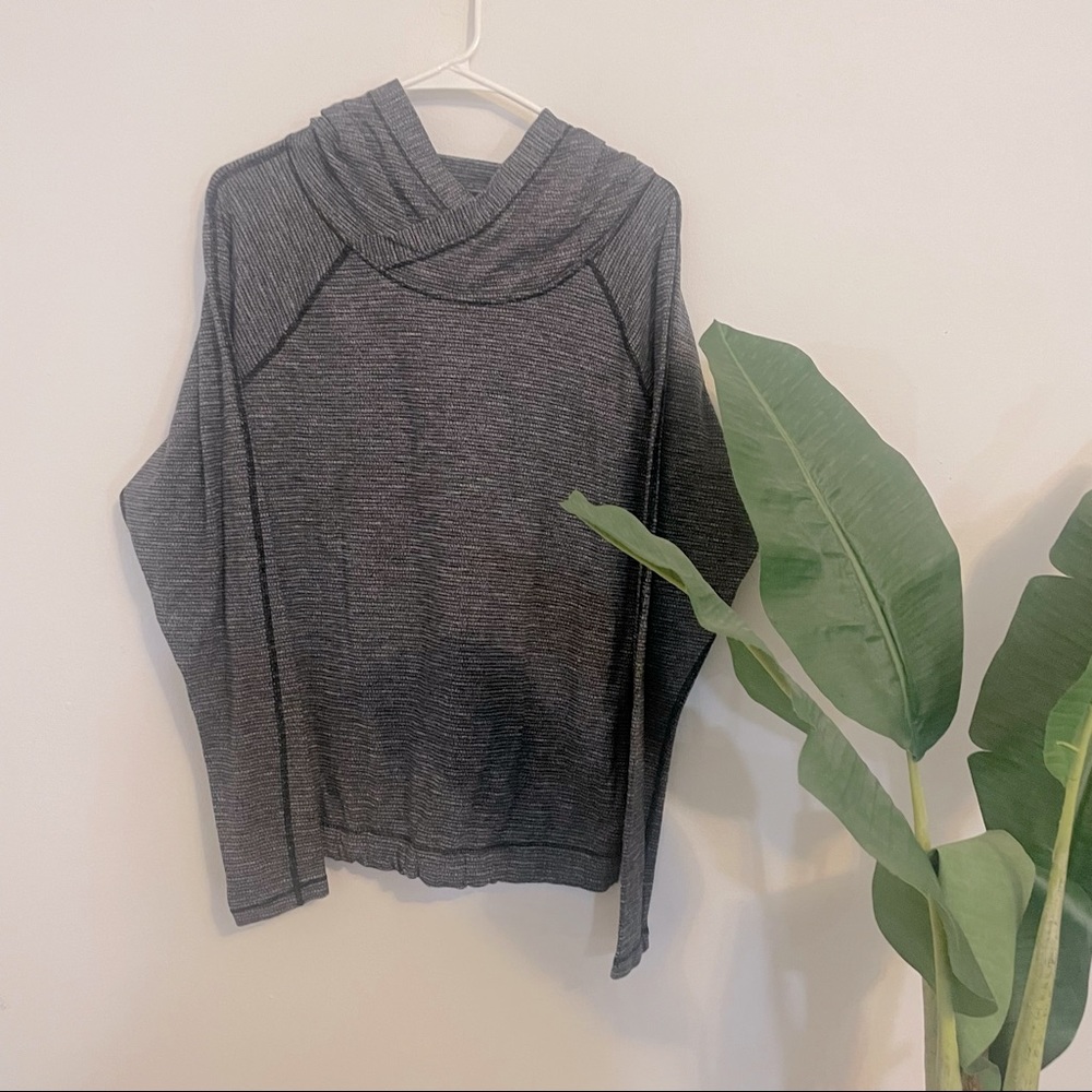 Lululemon Gray/Black Pullover Lightweight Hoodie